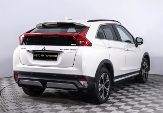 Подержанный автомобиль Mitsubishi Eclipse Cross 2019 года (5 фото)