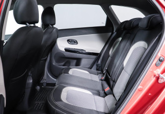 Подержанный автомобиль Kia Ceed Wagon 2018 года (17 фото)