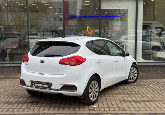 Подержанный автомобиль Kia Ceed Hatchback 2013 года (8 фото)