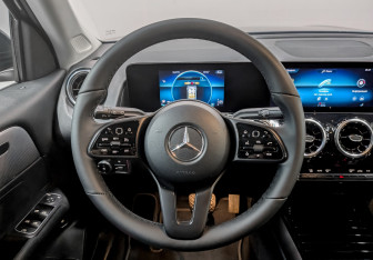 Подержанный автомобиль Mercedes-Benz GLB 2021 года (21 фото)