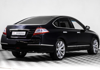Подержанный автомобиль Nissan Teana 2011 года (5 фото)