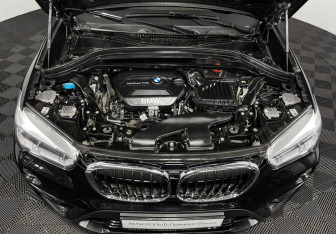 Подержанный автомобиль BMW X1 2017 года (10 фото)