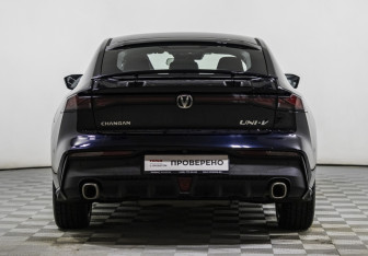 Подержанный автомобиль Changan UNI-V 2024 года (6 фото)