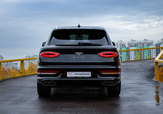 Подержанный автомобиль Bentley Bentayga 2021 года (4 фото)