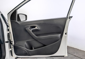 Подержанный автомобиль Volkswagen Polo Sedan 2019 года (24 фото)