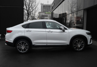 Подержанный автомобиль Geely Tugella 2019 года (4 фото)