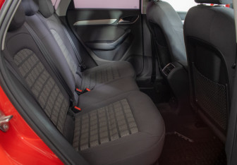 Подержанный автомобиль Audi Q3 2014 года (10 фото)