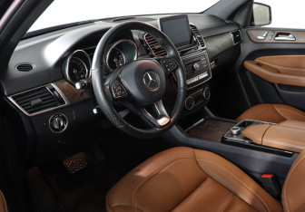 Подержанный автомобиль Mercedes-Benz GLE 2018 года (9 фото)