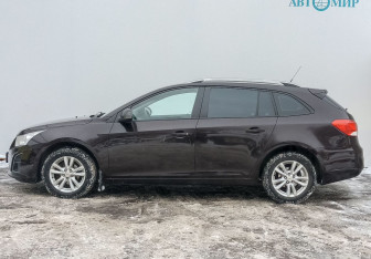 Подержанный автомобиль Chevrolet Cruze Wagon 2014 года (8 фото)