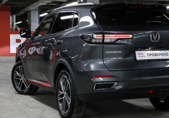 Подержанный автомобиль Changan UNI-S 2024 года (25 фото)