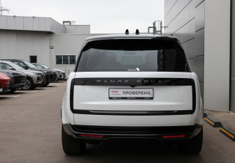 Подержанный автомобиль Land Rover Range Rover 2025 года (6 фото)