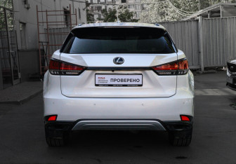 Подержанный автомобиль Lexus RX 2020 года (5 фото)