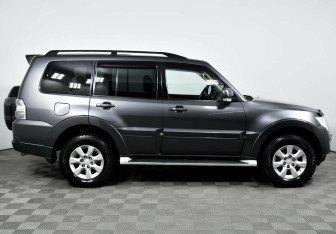 Подержанный автомобиль Mitsubishi Pajero 2014 года (4 фото)