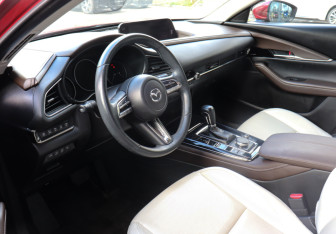 Подержанный автомобиль Mazda CX-30 2020 года (9 фото)