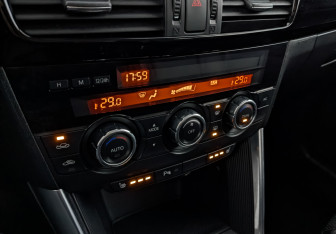 Подержанный автомобиль Mazda CX-5 2014 года (21 фото)