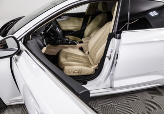 Подержанный автомобиль Audi A5 Liftback 2019 года (15 фото)