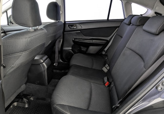 Подержанный автомобиль Subaru XV 2013 года (18 фото)