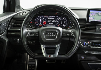 Подержанный автомобиль Audi SQ5 2020 года (9 фото)