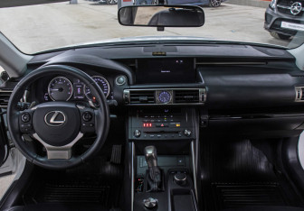 Подержанный автомобиль Lexus IS Sedan 2014 года (14 фото)