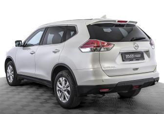 Подержанный автомобиль Nissan X-Trail 2018 года (7 фото)