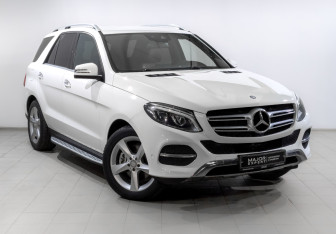 Подержанный автомобиль Mercedes-Benz GLE 2016 года (3 фото)