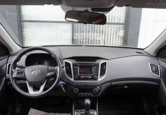 Подержанный автомобиль Hyundai Creta 2017 года (11 фото)