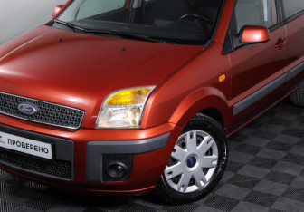 Подержанный автомобиль Ford Fusion 2007 года (22 фото)