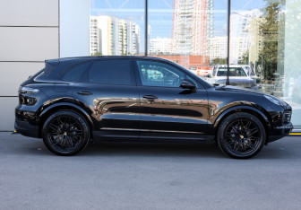 Подержанный автомобиль Porsche Cayenne 2020 года (4 фото)