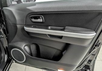 Подержанный автомобиль Suzuki Grand Vitara 2010 года (24 фото)