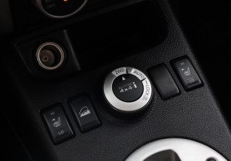 Подержанный автомобиль Nissan X-Trail 2011 года (14 фото)