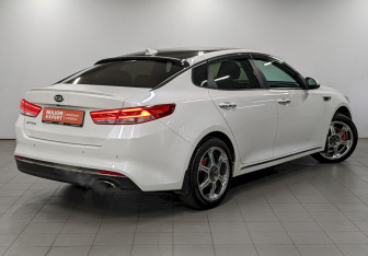 Подержанный автомобиль Kia Optima Sedan 2017 года (5 фото)