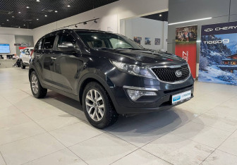 Подержанный автомобиль Kia Sportage 2015 года (3 фото)