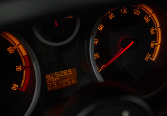 Подержанный автомобиль Opel Corsa 2007 года (11 фото)