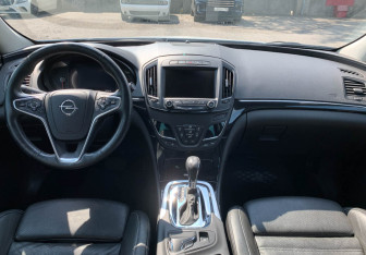 Подержанный автомобиль Opel Insignia Sedan 2014 года (25 фото)