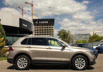 Подержанный автомобиль Volkswagen Tiguan 2021 года (3 фото)