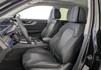 Подержанный автомобиль Hongqi HS5 2024 года (24 фото)