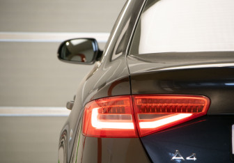 Подержанный автомобиль Audi A4 Sedan 2013 года (35 фото)