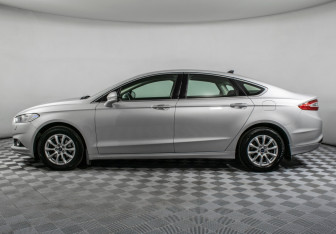 Подержанный автомобиль Ford Mondeo Sedan 2017 года (8 фото)