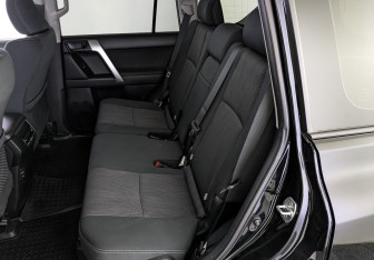 Подержанный автомобиль Toyota Land Cruiser Prado 2021 года (18 фото)