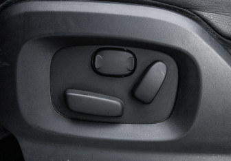 Подержанный автомобиль Land Rover Range Rover Evoque 2012 года (16 фото)