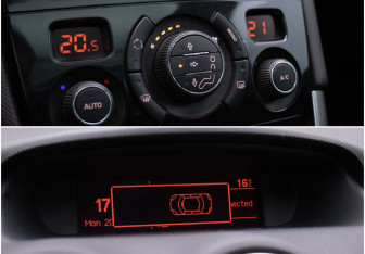 Подержанный автомобиль Peugeot 308 Hatchback 2011 года (17 фото)