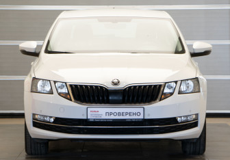 Подержанный автомобиль Skoda Octavia Liftback 2019 года (2 фото)