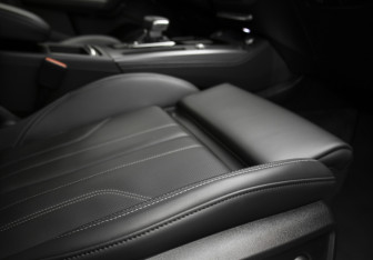 Подержанный автомобиль Audi Q5 2024 года (33 фото)