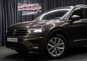 Подержанный автомобиль Volkswagen Tiguan 2017 года (26 фото)