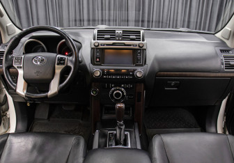 Подержанный автомобиль Toyota Land Cruiser Prado 2014 года (14 фото)