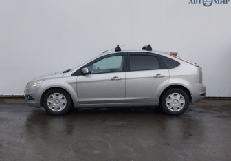 Подержанный автомобиль Ford Focus Hatchback 2011 года (5 фото)