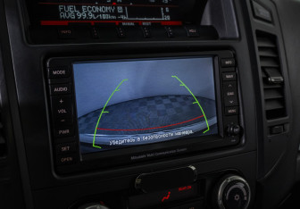 Подержанный автомобиль Mitsubishi Pajero 2012 года (14 фото)