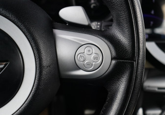 Подержанный автомобиль MINI Hatch 2008 года (14 фото)