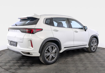 Подержанный автомобиль Exeed LX 2022 года (5 фото)