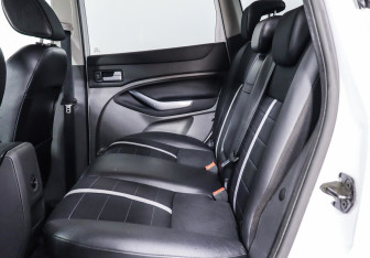 Подержанный автомобиль Ford Kuga 2012 года (11 фото)